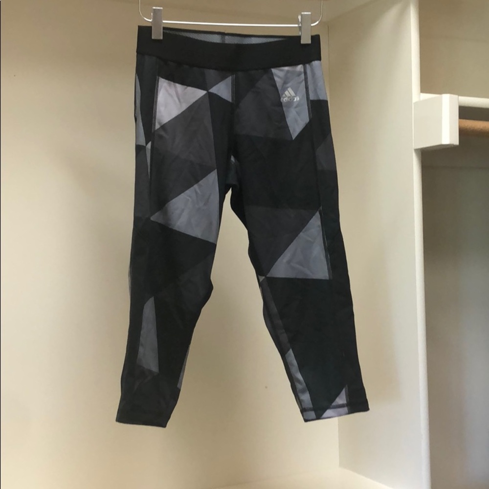 Adidas leggings below the knee
